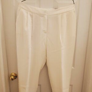 White pleated front ankle jogger pants by Alfani